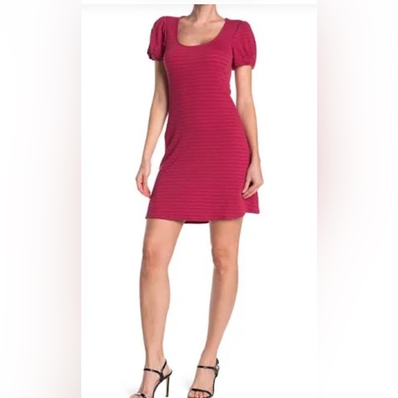 Derek Heart Dresses & Skirts - Derek ❤️ heart red puff sleeve dress